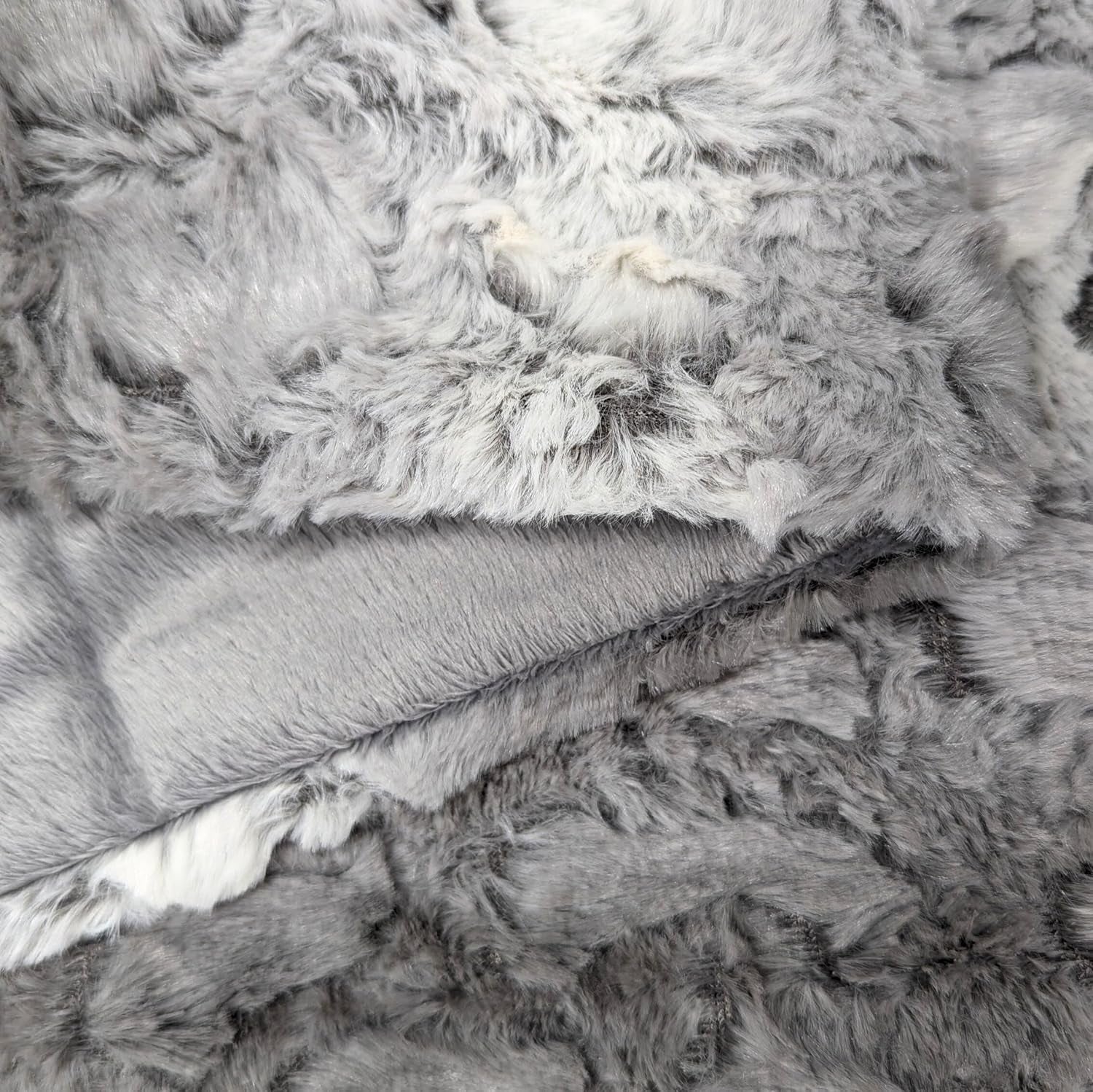 Tache 50 X 60 Inch Grey Snow Giraffe Super Soft Warm Striped Embossed Animal Pattern Faux Fur with Velvety Flannel Back Throw Blanket